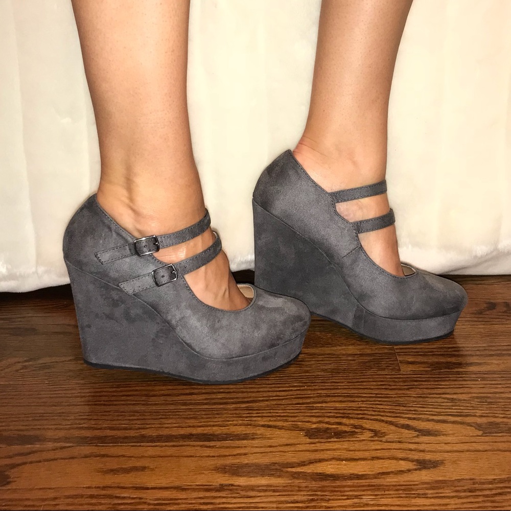 Gray Wedges